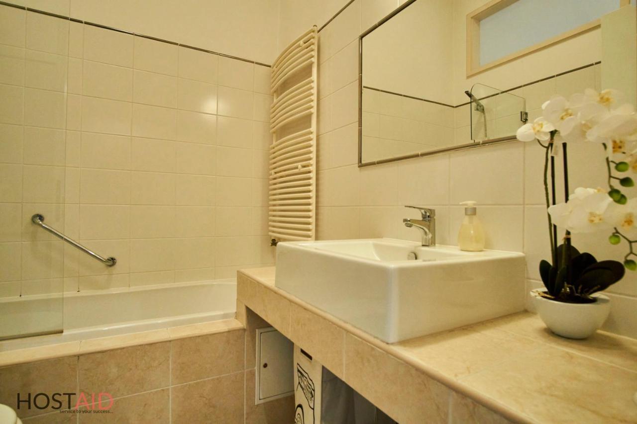 M52 Apartment - Hostaid Budapest Exterior foto